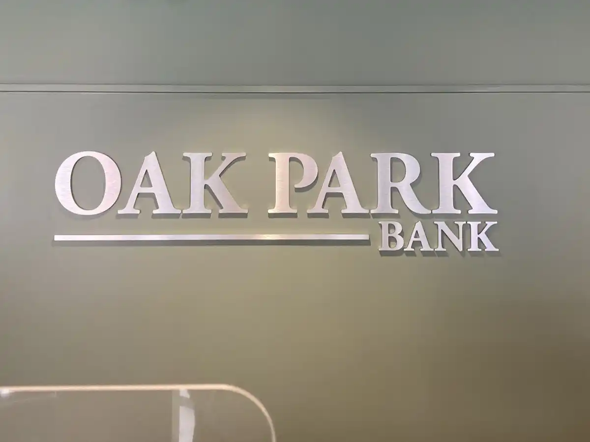 interior-oakparkbank.webp